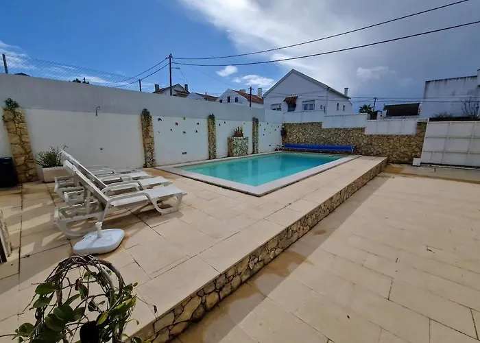 Pool House Minutes From Charneca (Setubal)