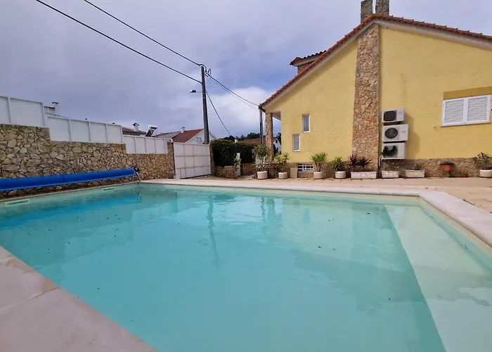 Villa Pool House Minutes From *
