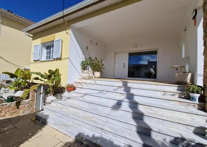 Pool House Minutes From Charneca (Setubal)