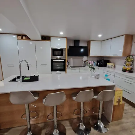 Private Pool House Minutes From The Beach Vila Charneca (Setubal)