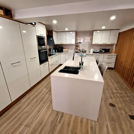 Private Pool House Minutes From The Beach Vila