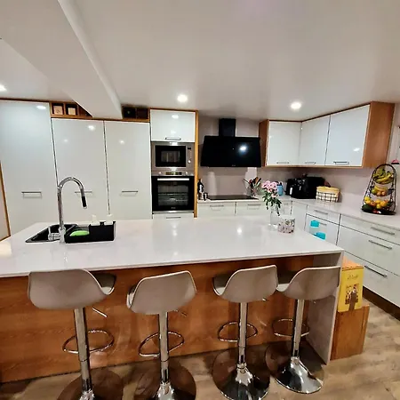 Private Pool House Minutes From The Beach Vila Charneca (Setubal)