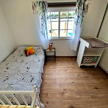 Private Pool House Minutes From The Charneca (Setubal)