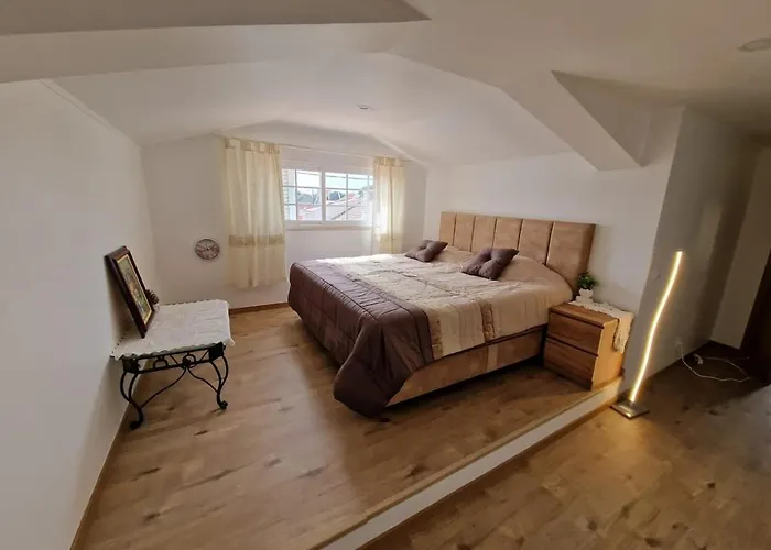 Pool House Minutes From 别墅